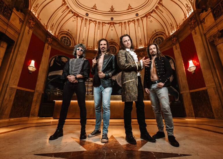 Metternich – Promoaufnahme in der Roten Bar im Museumsquartier Wien